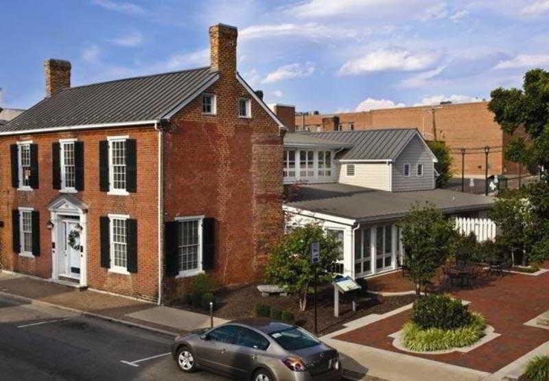 Fairfield Inn And Suites By Marriott Harrisonburg Amenities photo